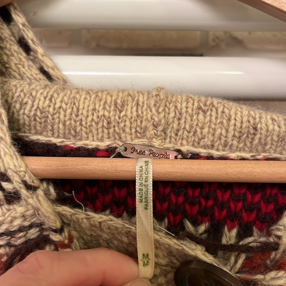 Free People wool crop hooded sweater BOHO style (tan, red/orange) size M - Picture 4 of 6